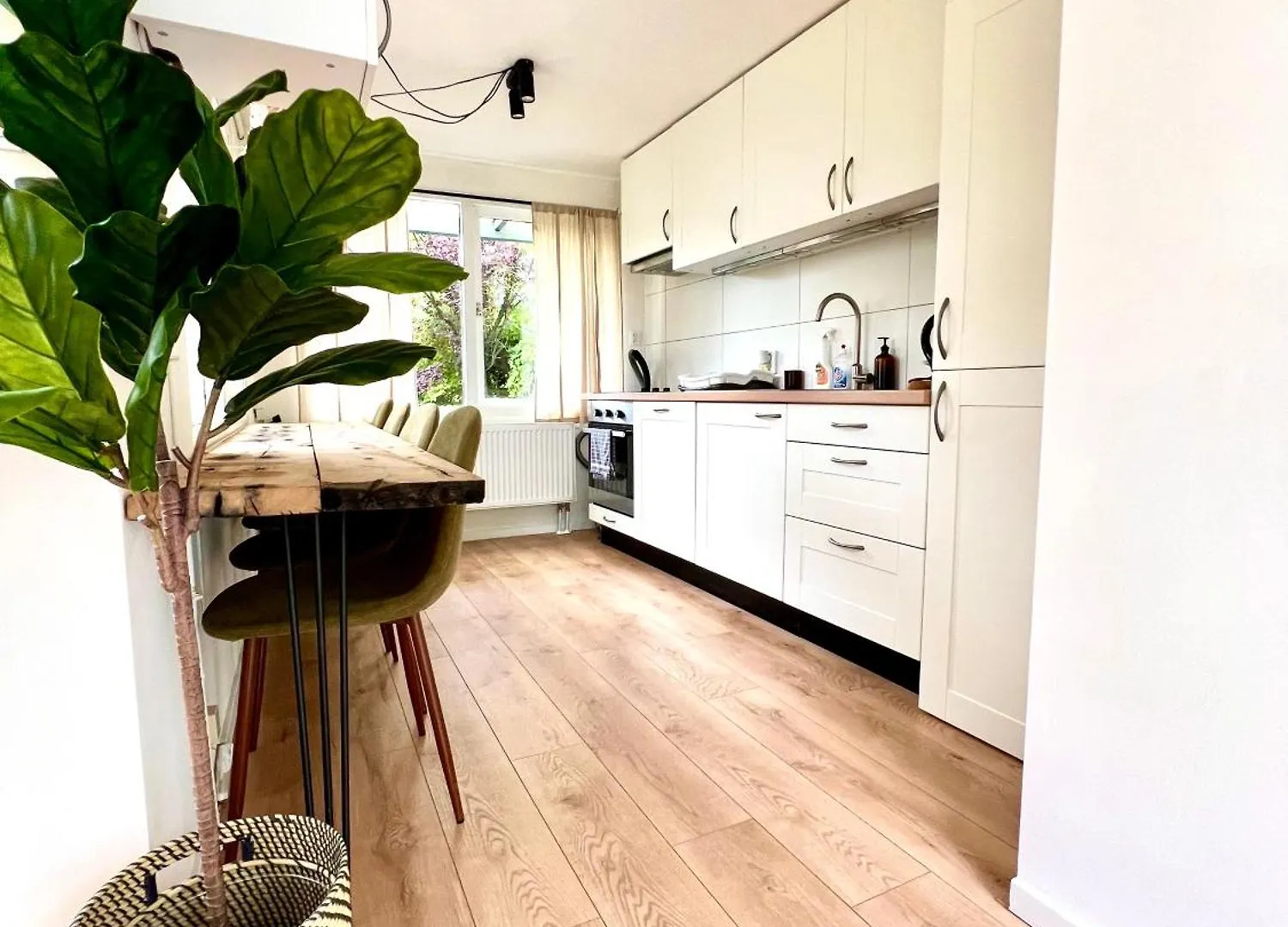 Cozy Family House With Spacious Garden In The Nature Near Amsterdam Vijfhuizen بيت للعطل